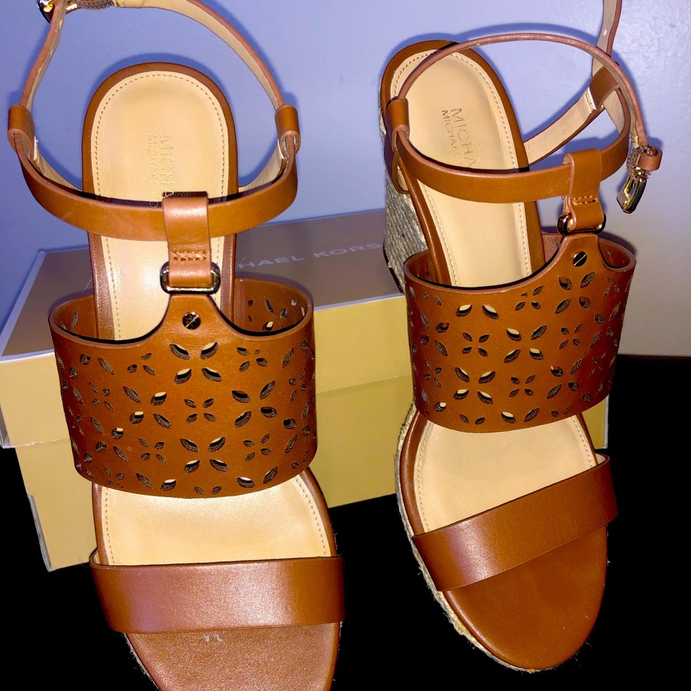 MICHAEL KORS Darci Wedge Sandals Brown Leather Women’s Size 9 Like New with Box!
